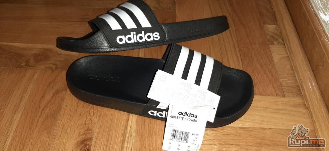 Prodajem Adidas papuce