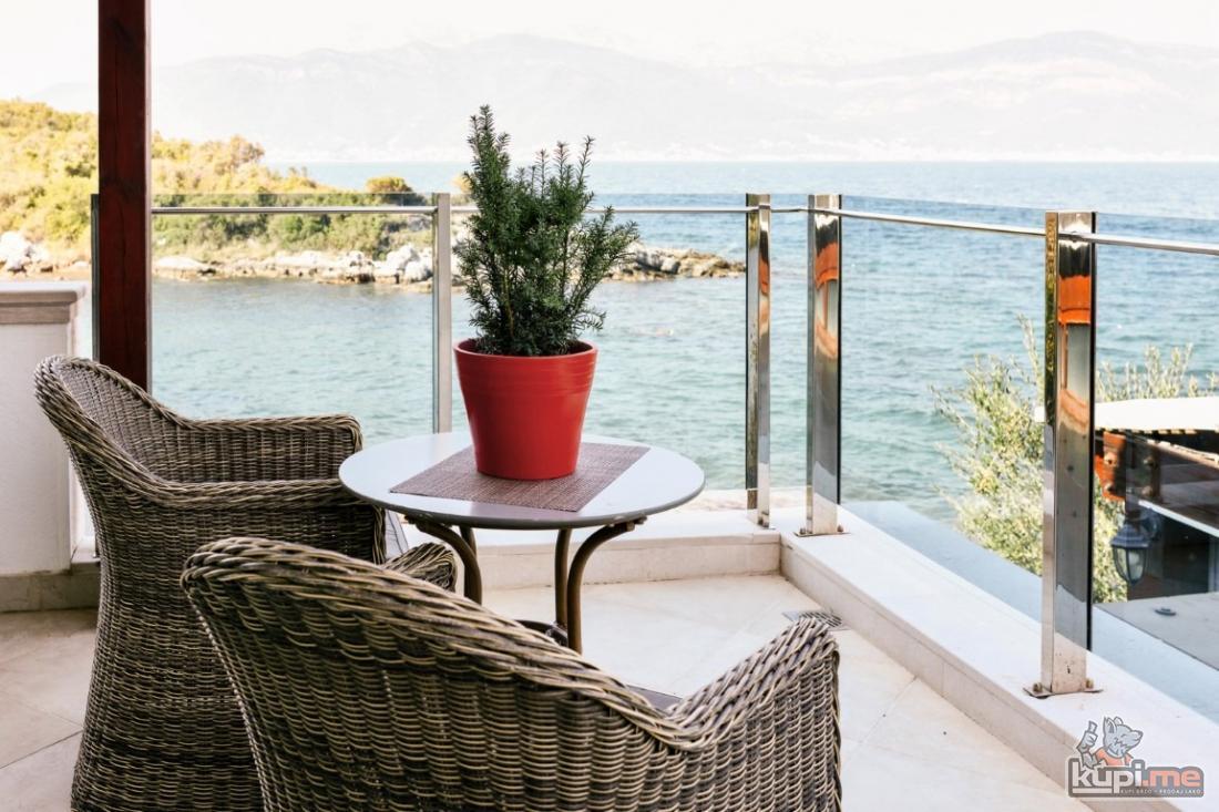 Tivat, Bjelila – ekskluzivan mini hotel s restoranom, na prvoj liniji do mora
