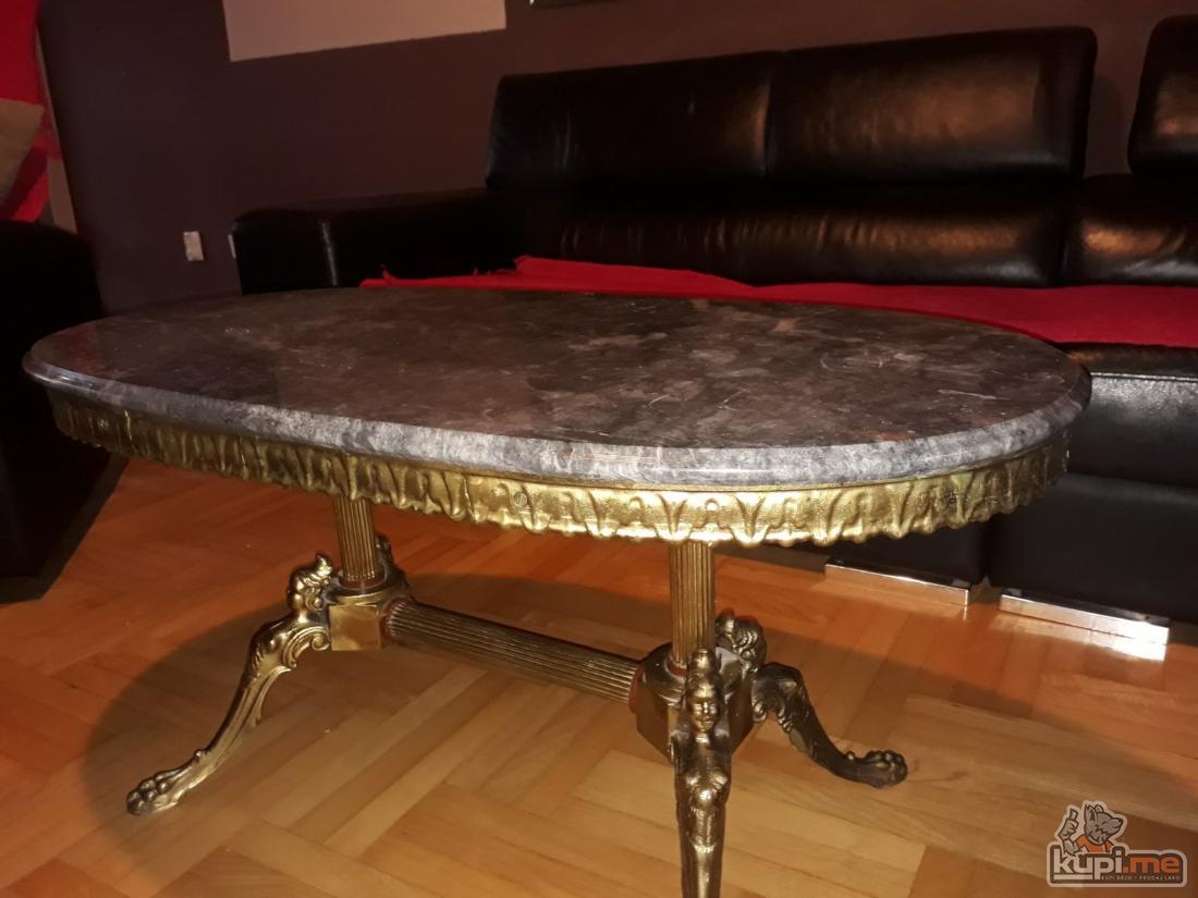 klub sto za dnevnu sobu