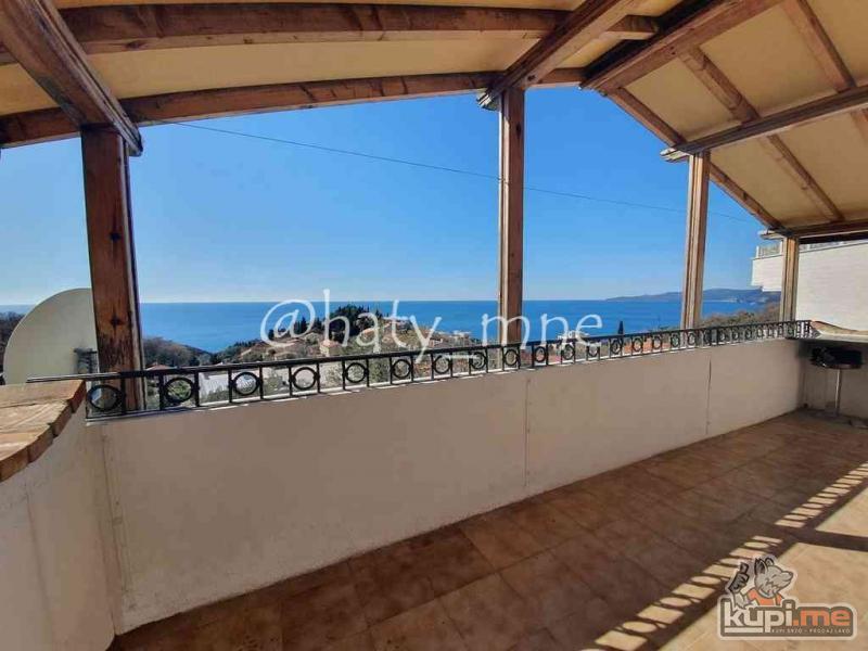 Trosoban stan 90m2 u Rezevići, Budva