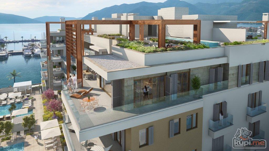 Tivat, Porto Montenegro, Regent Pool Club – trosoban apartman s pogledom na bazen i more