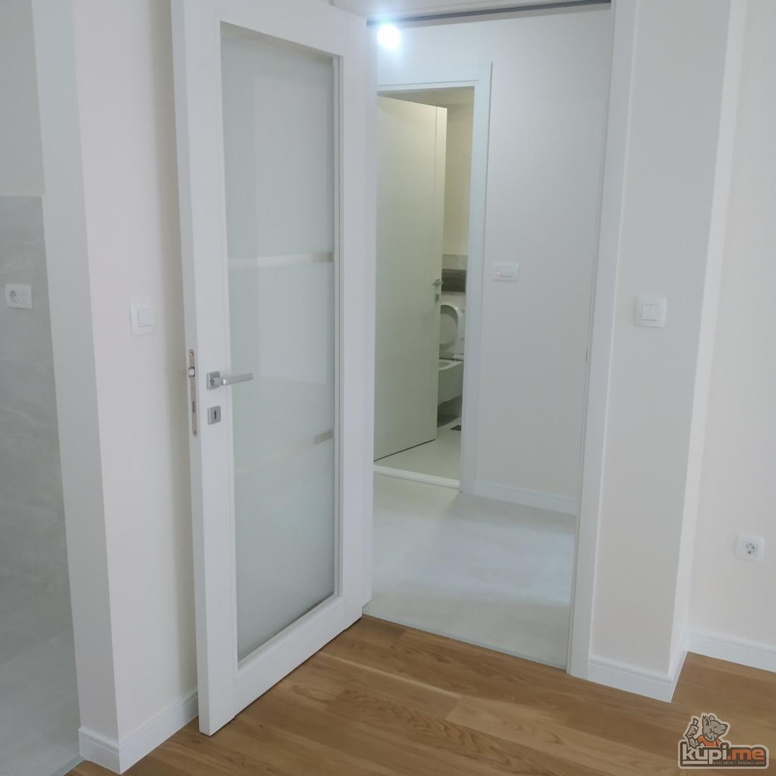 Izdajem stan 49m2 neuseljivan Central point kod Delte