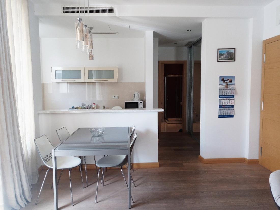 Budva, bulevar – namješten jednosoban stan 49m2, u zgradi XYZ